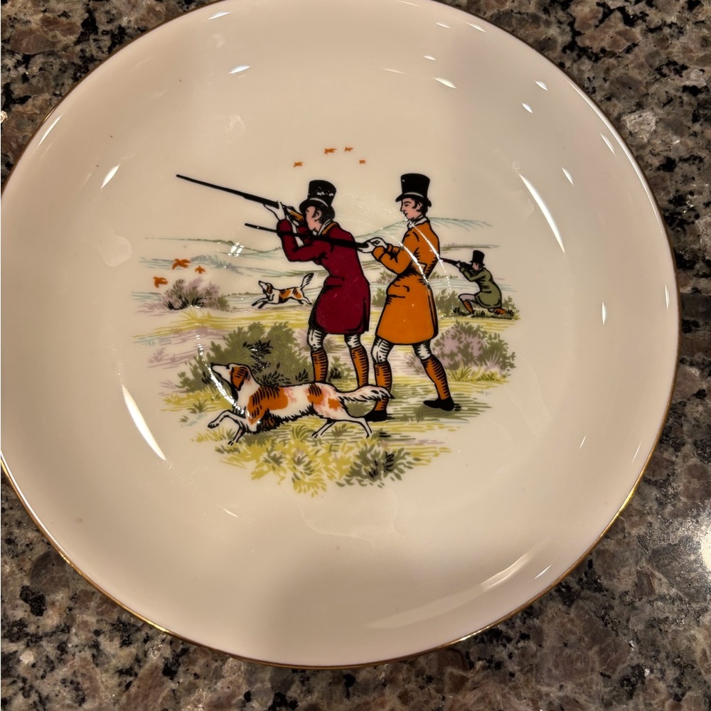 Hammersley & Co. England Hunting Motif Saucer, bone china - excellent condition